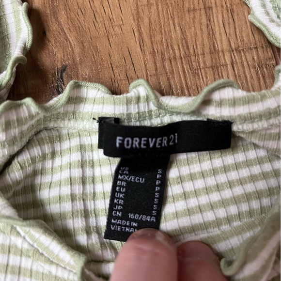 Forever 21 Crop Top - Picture 2 of 2